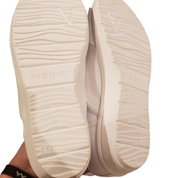 Vionic Magnolia Denver White Slip-On Sneaker NEW - Picture 5 of 7